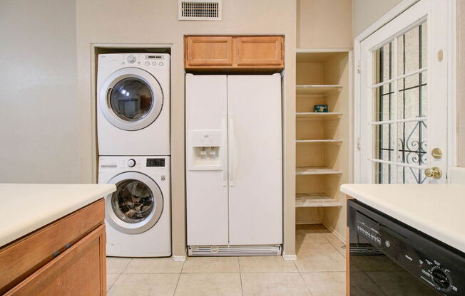 2 beds, 2 baths, 868 sqft, $1,500, Unit 1021