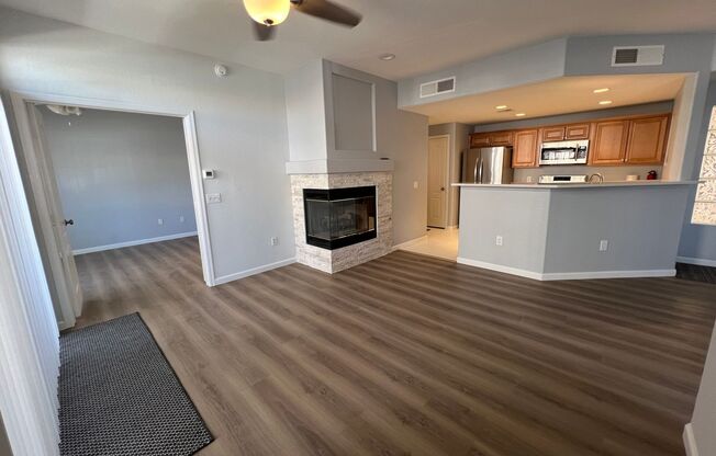 2 beds, 1 bath, $1,450, Unit # 1050