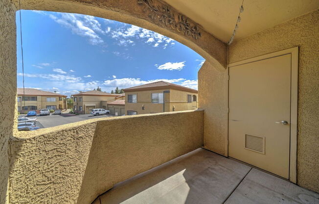 2 beds, 2 baths, 1,083 sqft, $2,000, Unit 2041