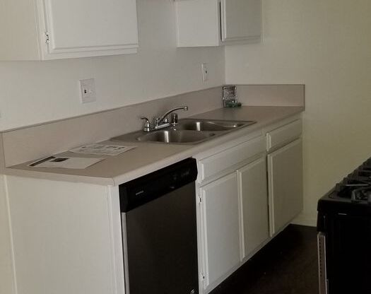 Studio, 1 bath, 475 sqft, $1,745, Unit 213