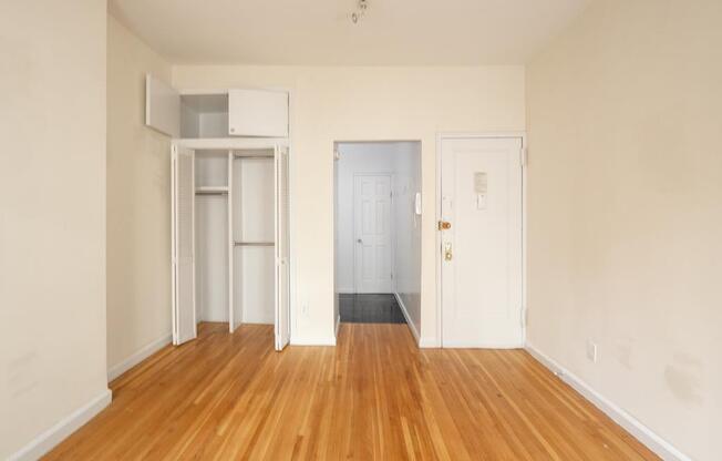 Studio, 1 bath, $2,487, Unit 3-I