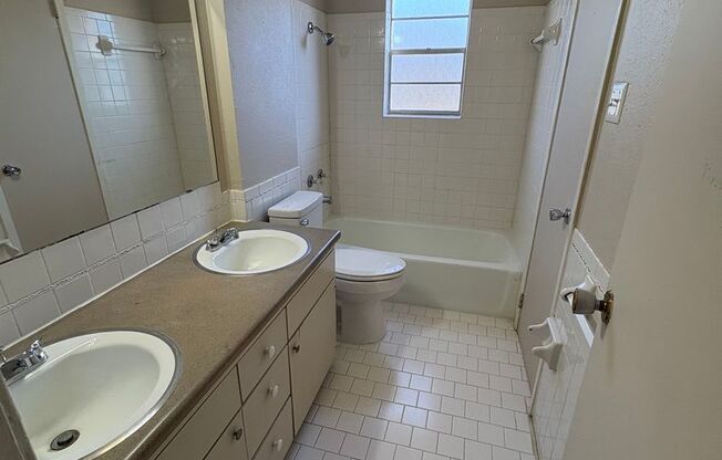 2 beds, 1 bath, 960 sqft, $845, Unit 22 UP