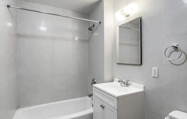 2 beds, 2 baths, $2,846, Unit 7B