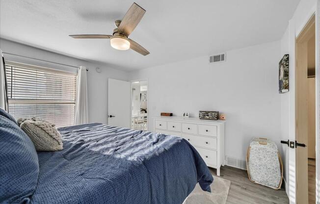 2 beds, 2 baths, 1,049 sqft, $2,600
