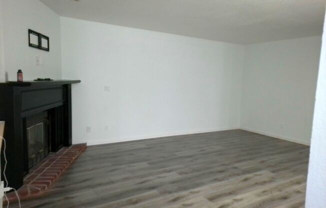 2 beds, 2 baths, $1,400