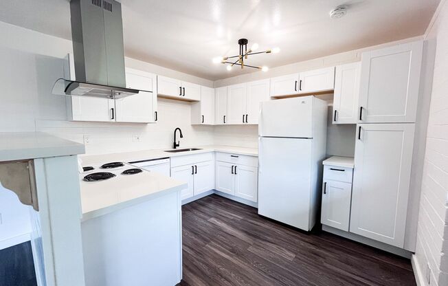 1 bed, 1 bath, 635 sqft, $1,200, Unit 20