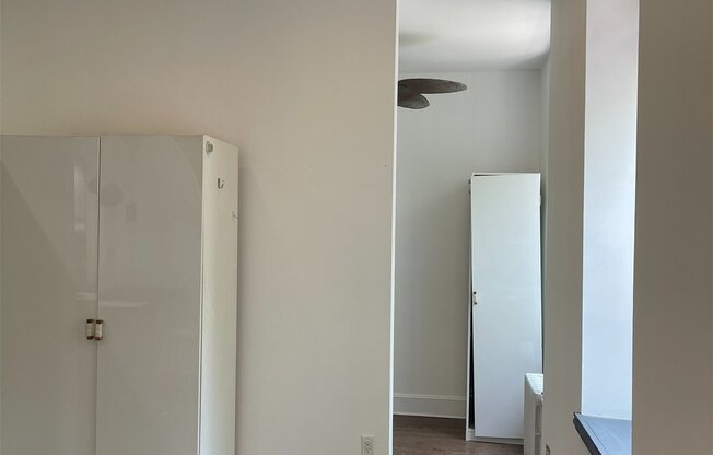 Studio, 1 bath, 385 sqft, $3,000, Unit 4