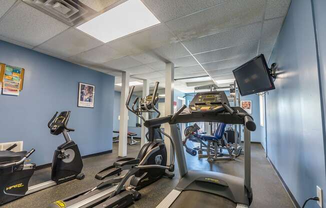 cardio equipment in the gym at belgard apartments