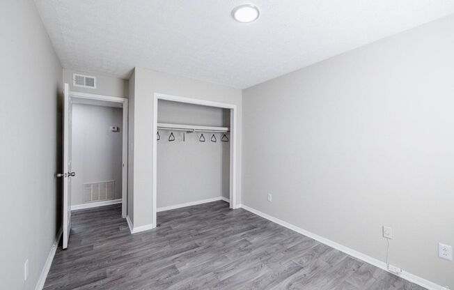 2 beds, 1 bath, 805 sqft, $1,100, Unit S251
