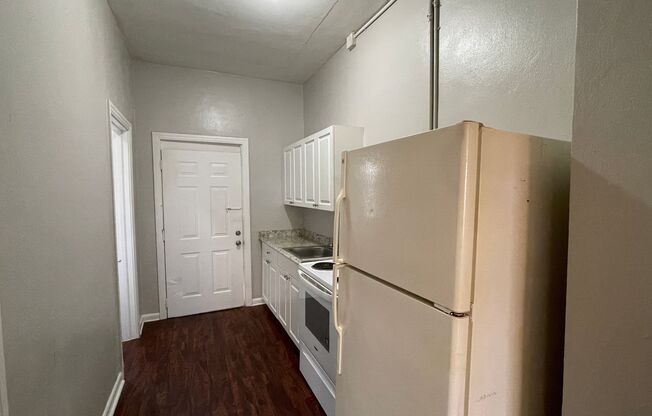 Studio, 1 bath, 360 sqft, $775, Unit 5