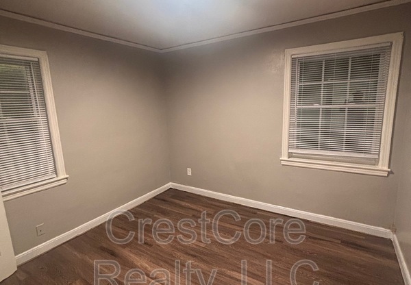 839 LEON PL