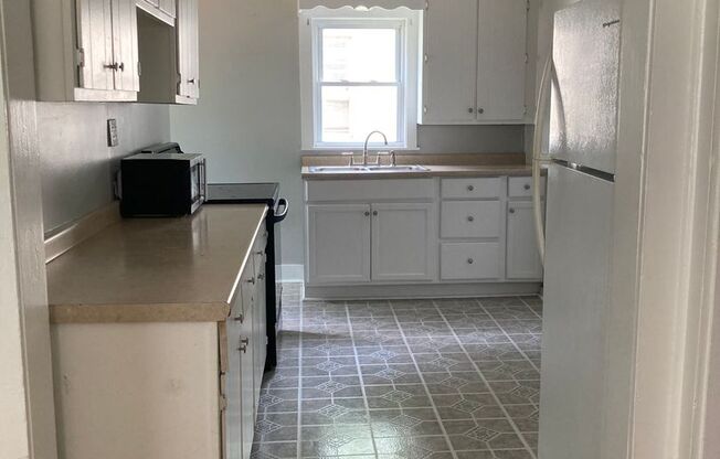 3 beds, 1 bath, $1,695