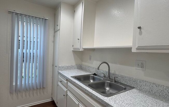 Studio, 1 bath, 503 sqft, $1,920, Unit 31