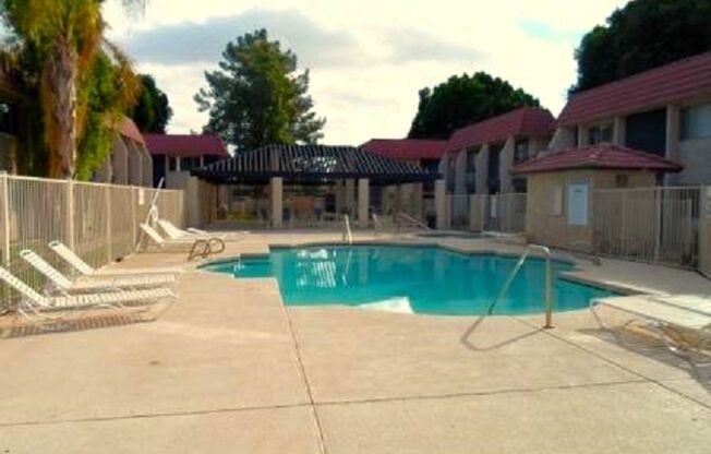 2 beds, 1 bath, $1,295, Unit # 225