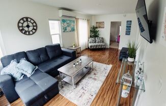 634 W California Ave FRONT HOUSE