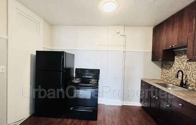 216 5 AVE N