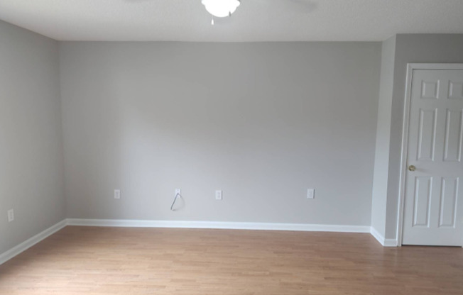 2 beds, 1 bath, $1,295, Unit Unit C