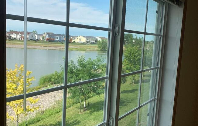 2 beds, 2 baths, 982 sqft, $1,245, Unit 615-210