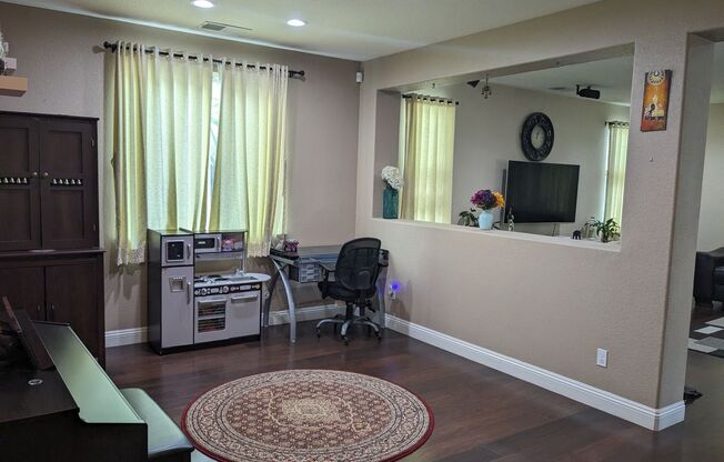 Lovely 4 Bedroom Blackstone Home