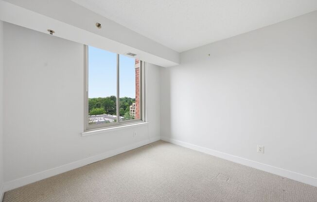 2 beds, 1 bath, $2,750, Unit # #S 1019