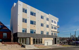 Modern 2 bedroom 2 bathrooms available in downtown Denver!