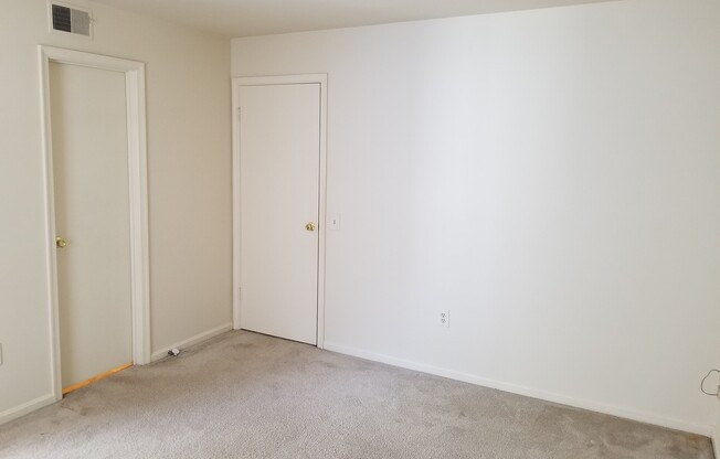 2 beds, 1 bath, $1,595