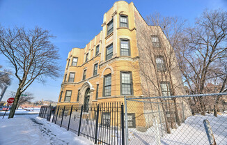 Two Bedroom Unit in Bronzeville. ONE MONTH FREE