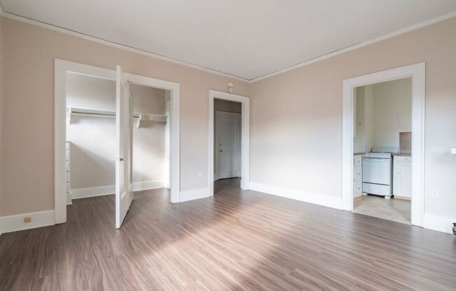 Studio, 1 bath, 400 sqft, $1,495, Unit 203