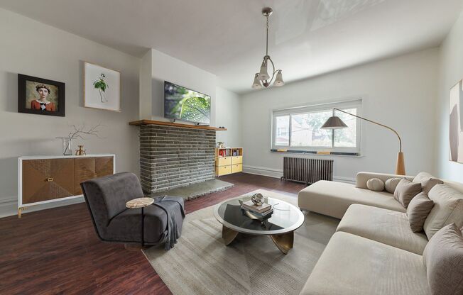 AVAILABLE JUNE - Gorgeous 5 Bedroom Home Near Grandview Park!