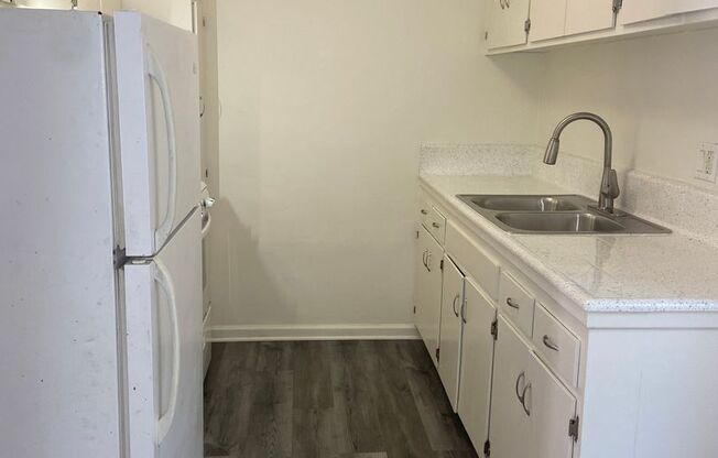 2 beds, 1 bath, 764 sqft, $1,995, Unit Unit 10