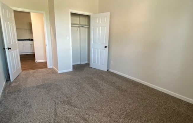 4 beds, 1 bath, 1,325 sqft, $1,295