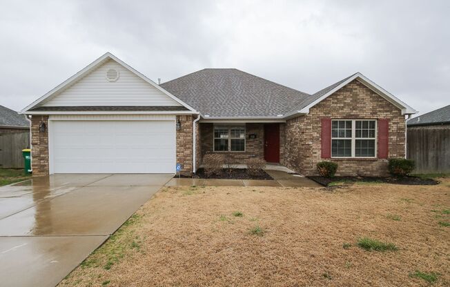 Spacious 4 bedroom in Centerton!