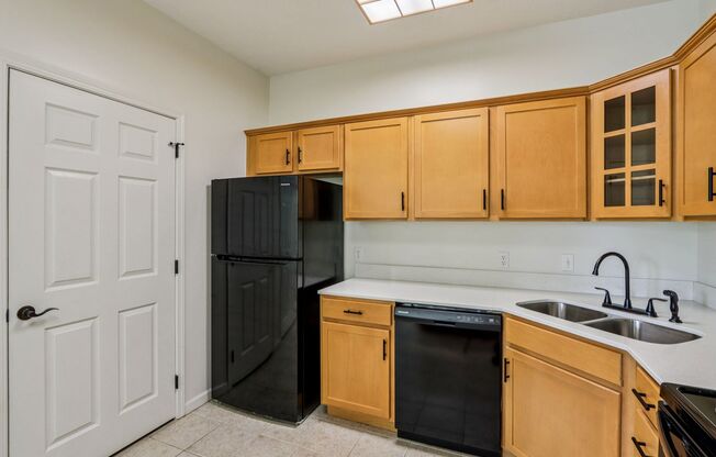 1 bed, 1.5 baths, 1,100 sqft, $1,565