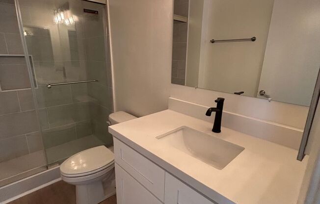 1 bed, 1 bath, $2,100, Unit 320