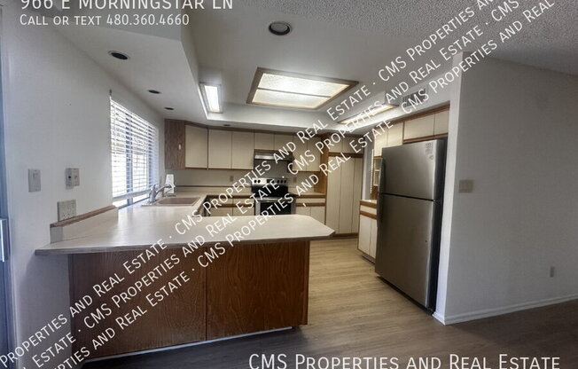 966 E Morningstar Ln