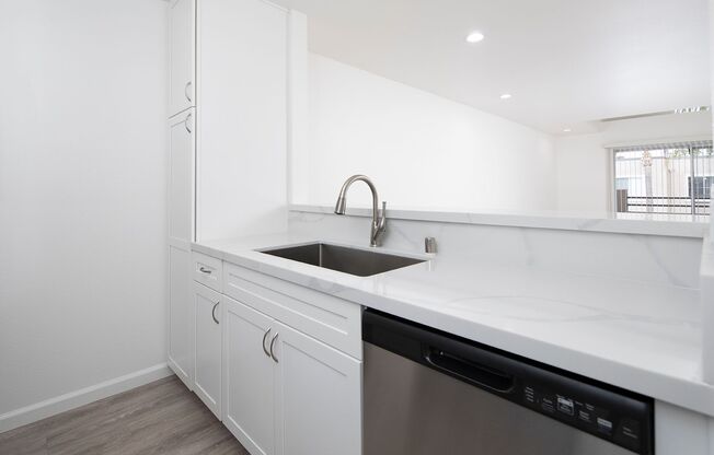 2 beds, 2 baths, 965 sqft, $2,995, Unit 316