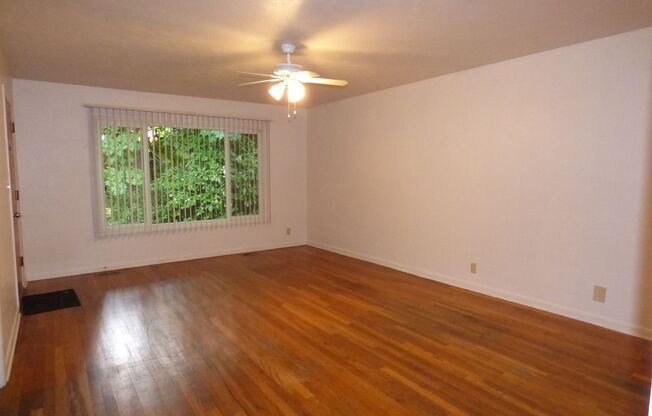 1031-1033 Saginaw St S Salem, OR 97302
