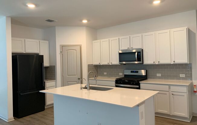 Lovely 3 Bed 2 bath home in Hutto