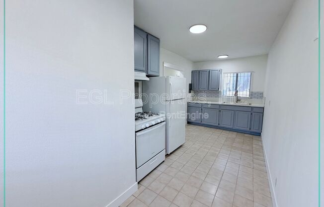 2822 12 AVE
