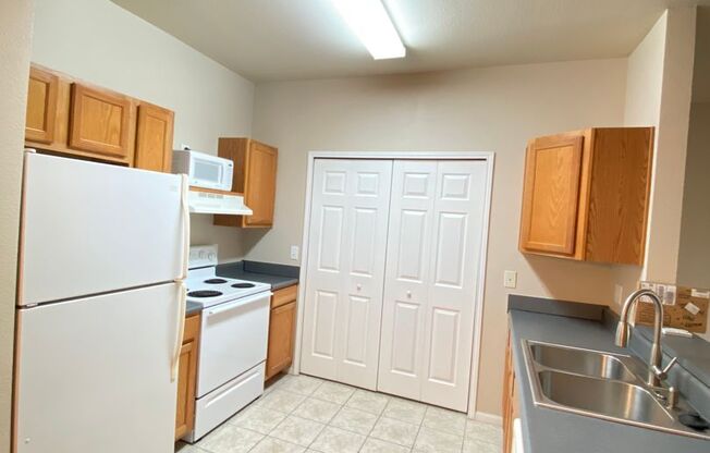 2 beds, 2 baths, $1,700