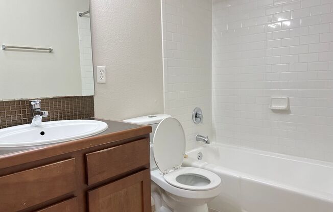 1 bed, 1 bath, 596 sqft, $1,299, Unit WIL-336