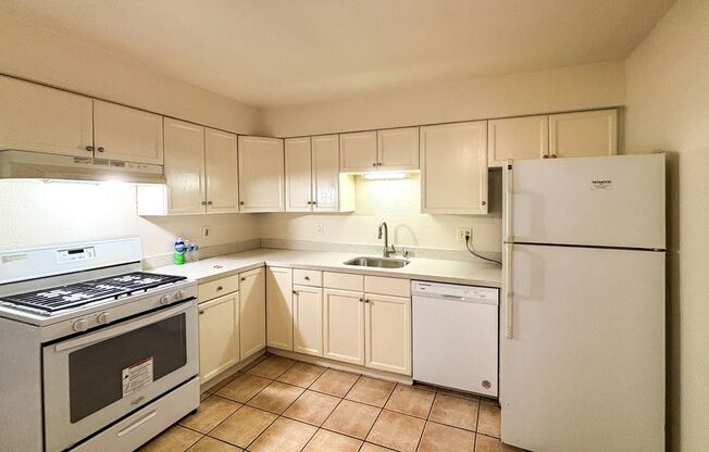 Available Spacious Apartments at H Street, Antioch, CA