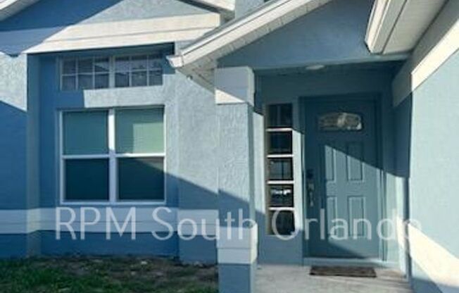 Beautiful 4 Bedroom 2.5 Bath Home with Heated Pool and Spa for Lease in Orlando