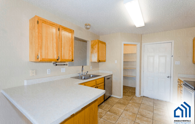 3 beds, 2 baths, $1,695