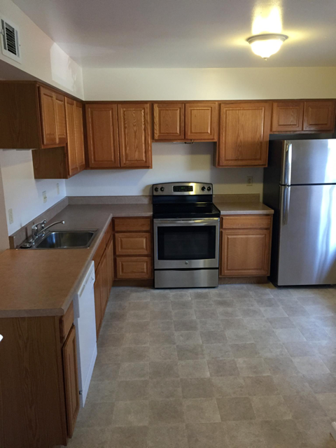 3 bedroom Condo with updated Kitchen and Bath!