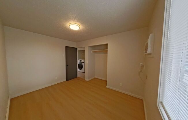 2 beds, 1 bath, 647 sqft, $1,600, Unit 20B