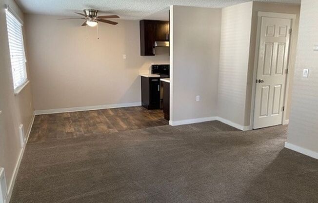 2 beds, 1 bath, 750 sqft, $1,375, Unit H