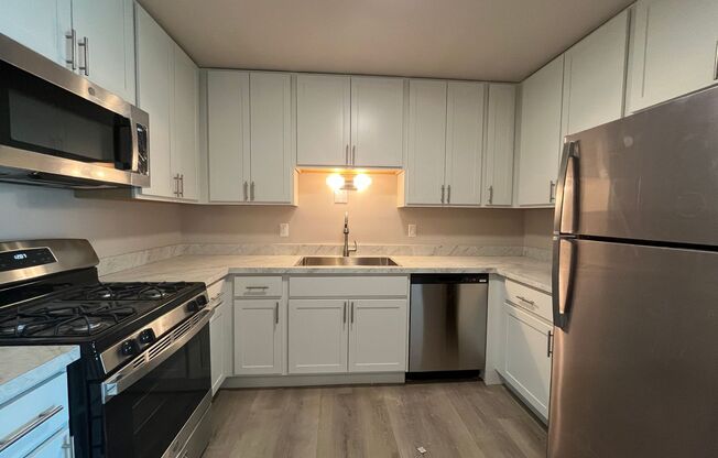 3 beds, 2 baths, $1,695, Unit 124
