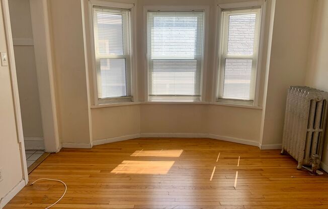 One Bed in Oak Park, Pet Friendly!