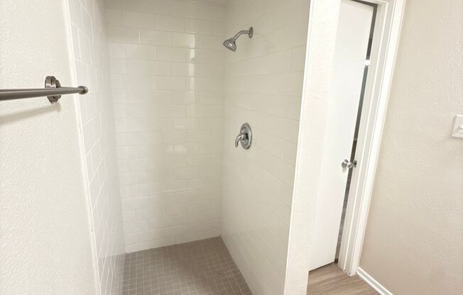 3 beds, 2 baths, 1,150 sqft, $2,229, Unit SUX-216